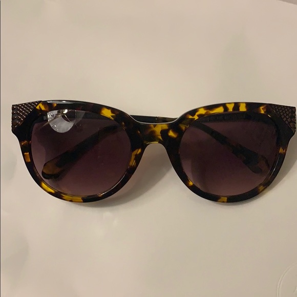 NEW Balmain Sunglasses - Picture 4 of 7